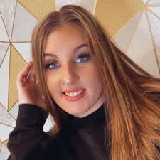 Holly Cowan (@hollycowanxo)