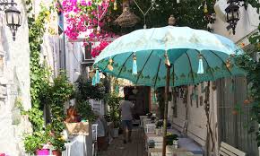 En ucuz alaçatı otel fırsatlarını kaçırmayın! Living The Good Life In Alacati Turkey S Chic Seaside Town World Dawn Com