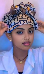 Hakuna mega iliwahi kaa mbele yapolo g7 nauhakika nilikuwa naona from ebj  alivokuwa anampepeta ebk sema nn kama naongopa subiri uone mwenyew mefurahi  saan karibu sana mbeya boy and putin