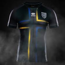 The (double) second parma calcio jersey is out since today and it is a surprising change from the classic 90s looking striped kit that characterized the latest second jerseys in past seasons. Parma Calcio 1913 On Twitter Scenes When We Drop The Most Third Kit Of 18 19 Get Yours Https T Co Uvleo2taiu Forzaparma Difendiamola Chinoisiamo Https T Co Xow6j4ga6d
