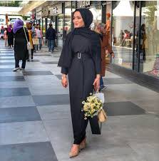 Curious to know which paint color ideas they handpicked for this year? Basic Black Hijab Outfit Ideas Zahrah Rose