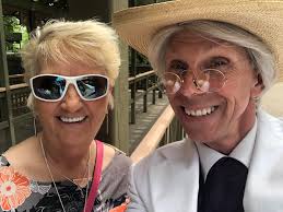 I Got My picture taken with Paisley Alowishus Parnell, Banker from the Bank  of Bugtussle. Great to see you “Terry Wayne Sanders”.