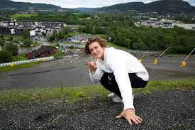 He participated at the fis freestyle ski and snowboarding world championships 2019, winning a medal. Birk Ruud Vant Forste Med Nytt Triks Budstikka