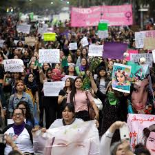 The powerful slogan ni una mujer menos, ni una muerte más (not one woman less, not one more death) was coined by mexican poet and activist susana chávez castillo in the 1990s to protest the notorious unsolved murders of women in cuidad juárez, mexico. Un Dia Sin Mujeres En Mexico Como Senal De Protesta The New York Times
