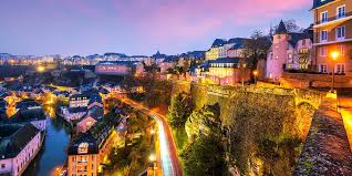 An uncompromising, original thinker and revolutionary activist, luxemburg's efforts to develop an emancipatory version of marxism through her involvement with . Ausflug Nach Luxemburg Moselhotel Sonnenuhr Bernkastel Wehlen