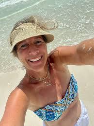 Melissa Bordes's Instagram, Twitter & Facebook