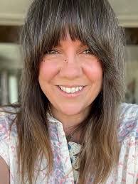 Lisa Parke's Instagram, Twitter & Facebook