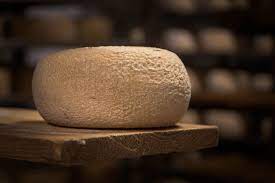 Dunque, se proprio vuoi fare maturare il formaggio a lungo… o compri una cella frigorifera apposita, o modifichi un frigorifero. Come Stagionare Il Formaggio Pecorino Fatto In Casa Bindi Enzo Pienza
