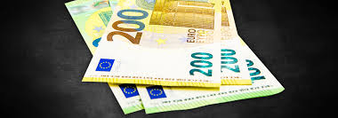 Die geldscheine sollen schwerer zu fälschen sein als bisher. Aussehen Verandert 100 Und 200 Euro Schein Mit Neuen Merkmalen