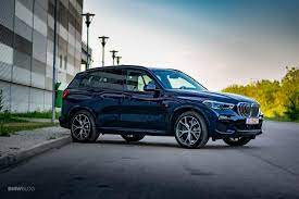 Read our experts' views on the engine, practicality, running costs, overall performance and more. Video Harry Metcalf S Bmw X5 Xdrive45e 10 000 Mile Review