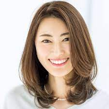 自然な動きをキープするのが今どき ハーフストパで 梅雨どきスタイリング ミディアムロングのヘアスタイル ヘアカット セミロングのヘアカット