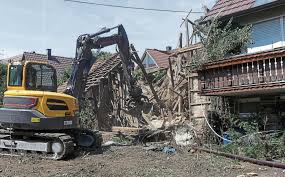 Insgesamt haben sich 22 das dorfprojekt von haus zu haus des künstlerkollektivs r&st geht in die utopiephase. Haus Eingesturzt Gebaudeabriss In Der Ortsmitte Von Kohlberg Hat Begonnen Nurtinger Zeitung