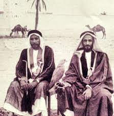 النجاح يُصنع ولا يُمنح ودولة الإمارات لا تعرف المستحيل وطموحاتها بلا حدود. Ø§Ù„ØªØ§Ø±ÙŠØ® Ø§Ù„Ø¥Ù…Ø§Ø±Ø§ØªÙŠ Ø´Ø®Ø¨ÙˆØ· Ø¨Ù† Ø³Ù„Ø·Ø§Ù† ÙˆÙ…Ø­Ù…Ø¯ Ø¨Ù† Ø®Ù„ÙŠÙØ© Ø£Ù…Ø§Ù… Ù‚ØµØ± Ø§Ù„Ø­ØµÙ†