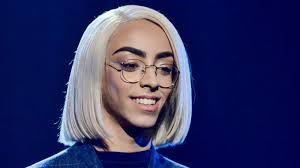 Fier de montrer enfin le visage de l'homme qu'il aime, le chanteur a posté une belle photo d'eux. Bilal Hassani Devoile La Petite Habitude Surprenante Qui Rythme Ses Matinees Voici
