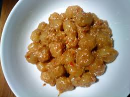 Jika bakso menggunakan sedikit tepung dengan banyak daging, sebaliknya pada cilok hanya menggunakan sedikit daging tapi dengan tepung yang banyak. Cara Membuat Cilok Yang Enak Berita Indo