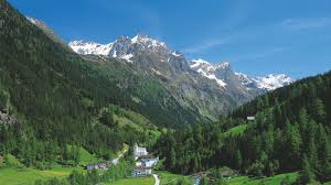 Austria's highest glacier ski area and winter ski resort rifflsee a garanty for great skiing. Ferienwohnung Sankt Leonhard Im Pitztal At Ferienwohnungen Mehr Fewo Direkt