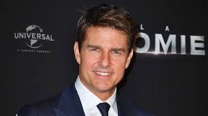 His chest, waist and biceps measurements are 44 inches, 32 inches and 16 inches. Tom Cruise Haircut Mission Impossible Fallout Best Barber Nyc