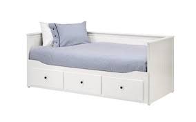 Manufacturer of vintage wrought iron day beds and bedframes. 10 Of The Best Day Beds To Relax In Whatever The Hour
