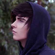 Aidan Wolf (@AidanWolfEAH)