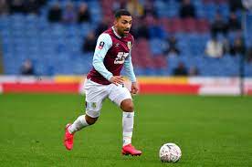 The former hearts man is a regular at his italian club. Free Agent Aaron Lennon Returns To Burnley The Independent