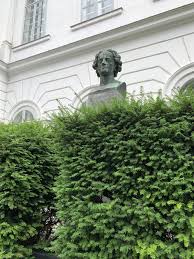 Im resselpark werden passanten künftig überdimensionale hände. Isabella Muller Tipps Fur Deine Nachste Reiseisabella Muller S Stadtereisen Blog Insidertipps Spannende Orte Geheimnisse Und Sehenswurdigkeiten Uber 900 Besuchte Orte Taglich Neue Tippsskaten Relaxen Und Kultur Im Resselpark In Wien