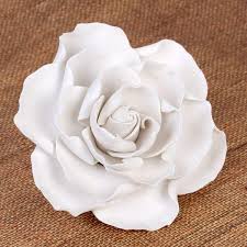 Fondant wedding cake with gumpaste roses photo. Extra Large Gardenia White Caljavaonline