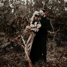 Oct 30, 2020 · give your guests an affordable fall wedding favor they'll really appreciate: 31 Hauntingly Beautiful Halloween Wedding Ideas Ruffled