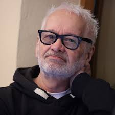 GALERIE: Fotograf Robert Vano (77) po operaci krkavice: Oslepl na jedno  oko!