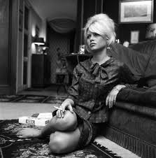 Die geschichte der fruchtbarsten frau der welt um den ärzten zu helfen: Semiotic Apocalypse Andre Sas Brigitte Bardot A La Cigarette Paris