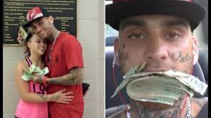 Ohio Bank Robbers Arrested After Posting Selfies With Stolen Money