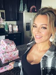 Brianda Valencia's Instagram, Twitter & Facebook