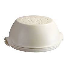 Emile henry bread cloche is made of the finest materials and is guaranteed to make a phenomenal bread each and every time! Buy Emile Henry Round Bread Baker Linen Amara