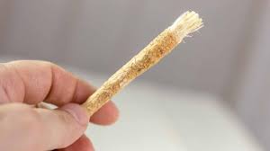 And when you do use it to brush your teeth, don't let it sit on your teeth for more than two minutes. If You Use Salt Or Baking Soda To Whiten Your Teeth Here S Why You Should Stop Cnn