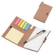 Selammmm bugün sizlere gökkuşagından defter yapımını gösterdim.hem pratik hemde eğlenceli bir çalışma oldu.umarım sizde. Geri Donusumlu Defter