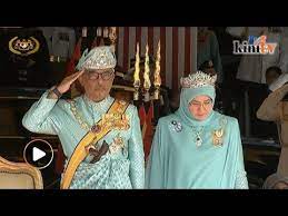 السلطان عبدالله رعاية الدين المصطفى بالله شاه الحاج ابن المرحوم. Live Sultan Pahang Angkat Sumpah Jawatan Yang Di Pertuan Agong Ke 16 Di Istana Negara Youtube