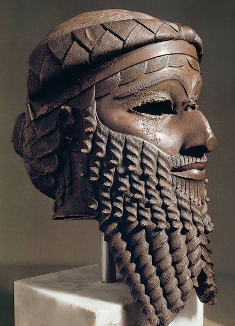Kepala perunggu Sargon dari Akkad, AI generated