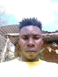 Kwa Benn village Ndiye kuliko bakazi bamene anakonda kuvala chitenge So my  brother ngati ufuna che mukazi okwatila yenda ku Ben Village