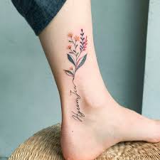 Non è una novità, e ormai non sorprende neanche più vedere disegni, simboli o scritte a dir poco sconvenienti, ma quello dei fiori continua a restare un must senza tempo, sia tra le donne che tra. Tatuaggio Cavigliera Le Idee Migliori Roma Progetto Estetica