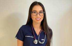 Nur amalina che bakri (born december 7, 1987 in kota bharu, kelantan but raised in johor bahru) is a malaysian who held the record of most 1as scored in the sijil pelajaran malaysia 2004. Dr Amalina Cyberbullied After Criticising Prof Muhaya S Act Dumb Advice For Single Women