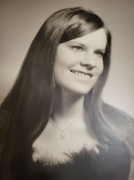 Can you take the glare off the right side of this photo? Thank you.