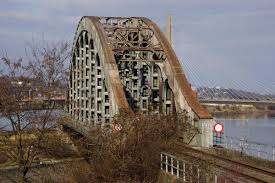 Easy, fast and secure booking with instant confirmation. Eisenbahnbrucke Zur Monsin Insel Luttich Structurae