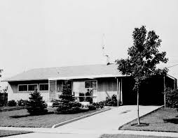 Suburban dream is a chilled electronic project by producer ciaran mccarthy. Levittown Pa Building The Suburban Dream Levittown Mcm Exterior Vintage House