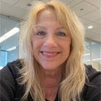 Lisa Zielinski's Instagram, Twitter & Facebook