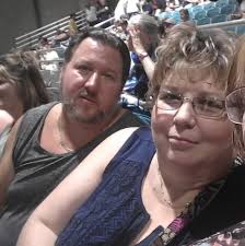 How do blue envelopes work in Hay Day?