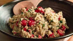 I chicchi della semola avranno il tempo di assorbire il sapore del sugo e noterete la differenza! Cous Cous Con Pesto E Pomodorini Un Piatto Veloce E Saporito