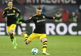 ˈmaʁkoː ˈʁɔʏs born 31 may 1989) is a german professional footballer who plays as anattacking midfielder. Marco Reus Scores Winner As Dortmund Edge Werder In Edin Terzic S First Game In Charge