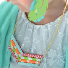 Diy Activite Enfants Creation D Un Collier D Indien Idees Conseils Et Tuto Activite Manuelle Enfant Deguisement Indien Enfant Activite Manuelle Enfant Activite Enfant