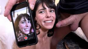 Stud Snaps Hotmom Selfie After Facial Cumshot