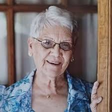 Faye Oakes's Instagram, Twitter & Facebook