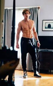 Logan Paul Shirtless Body As Seen In 2016 Logan Paul Body Logan Jake Paul Maverick Logan Paul